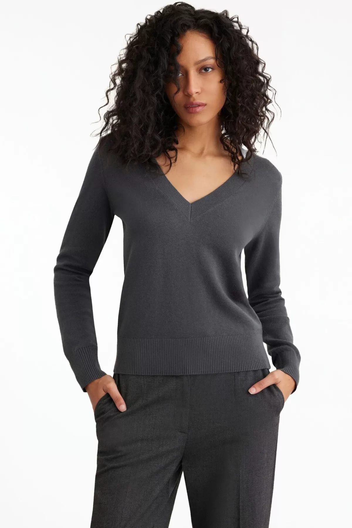 Dynamite Essentiæls | The Soft V-Neck Sweater Gray Best Sale