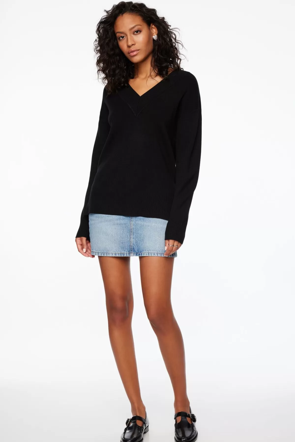 Dynamite Long Sleeve V-Neck Sweater Black Outlet