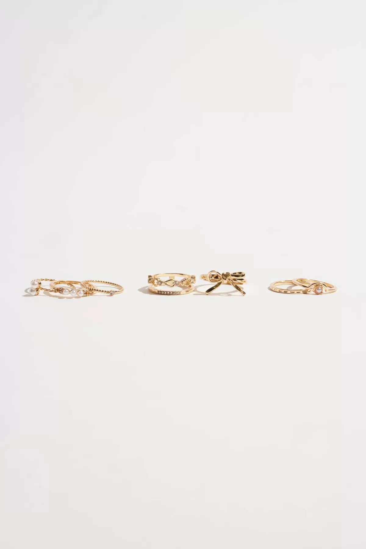 Dynamite 8-Pack Pearl and Bow Delicate Rings White Flash Sale